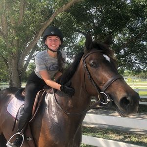 Meet your Posher, Gaby